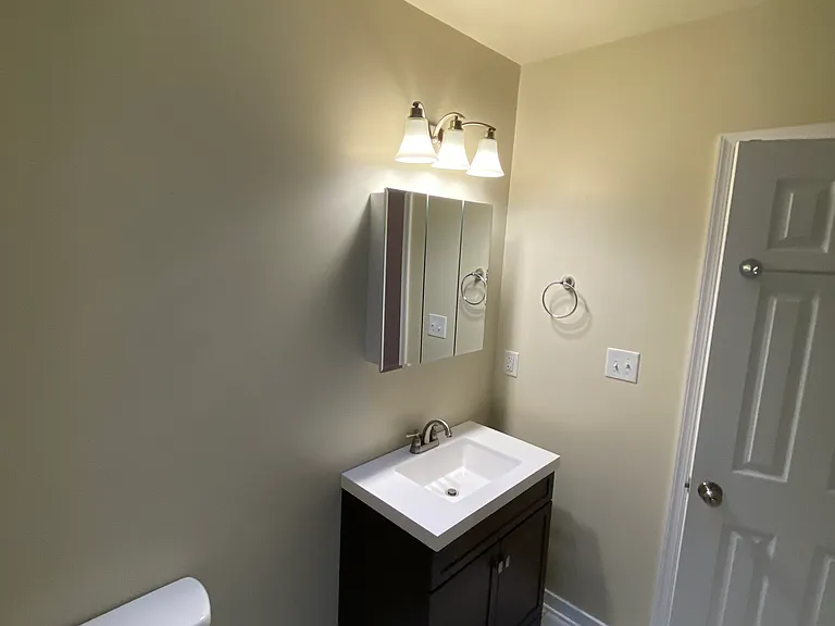 3200 Rosewood Ave — Photo 17