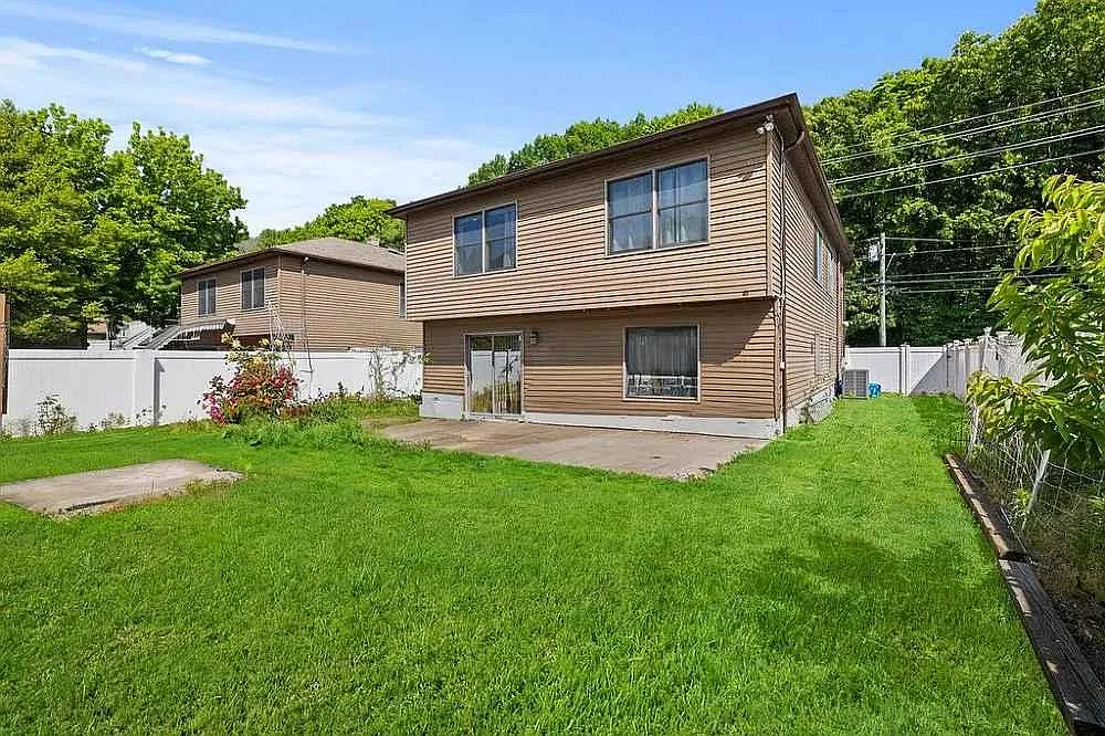 3 bed, 2121 sqft, $4,250 — Photo 3