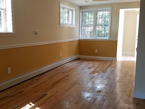 4th image of 3400 Bronxwood Ave Pelham Gdns