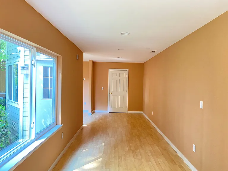 18139 NE 99th Way — Photo 16
