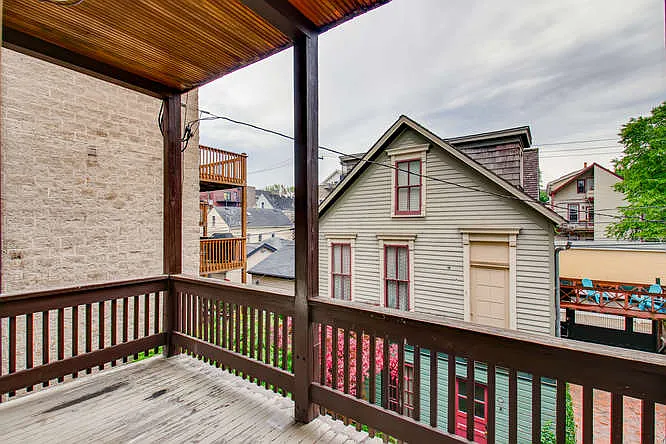 1429 W Roscoe St #2 — Photo 18