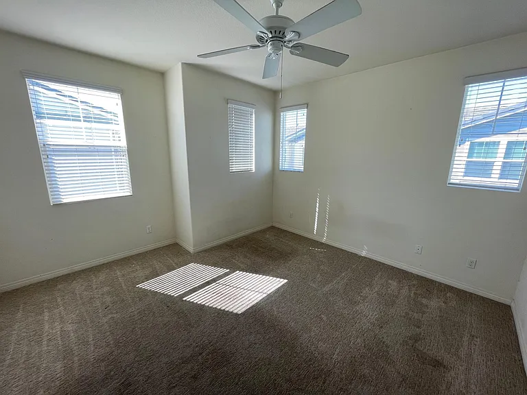 501 Hummingbird Ln — Photo 8