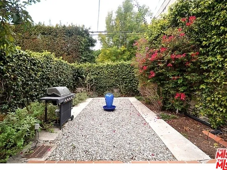 429 S Orange Dr — Photo 11