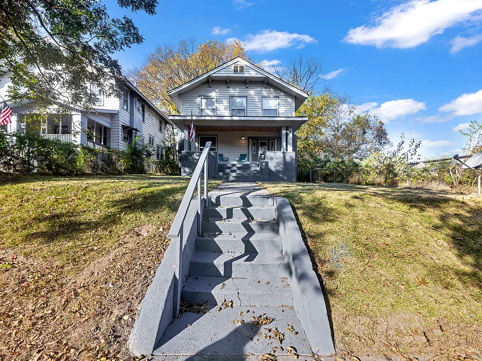 2348 Court R