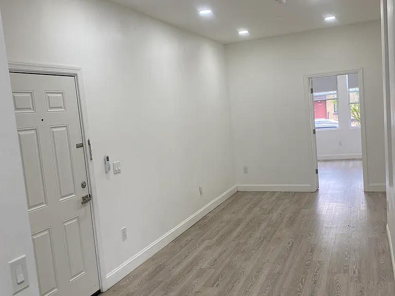 188 Manhattan Ave — Photo 12