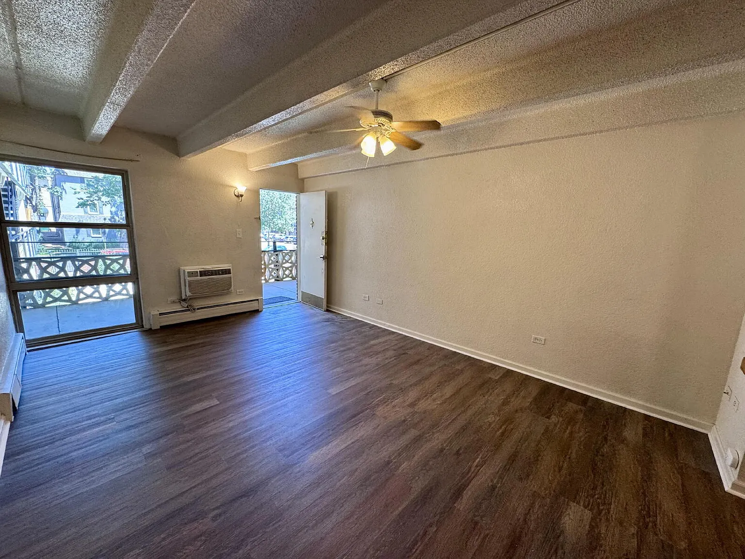 Charming Studio in Capitol Hill! — Photo 3