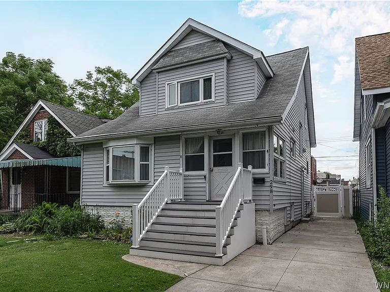 298 Cumberland Ave — Photo 1