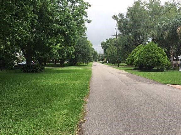 5th image of 2929 Aurora Dr