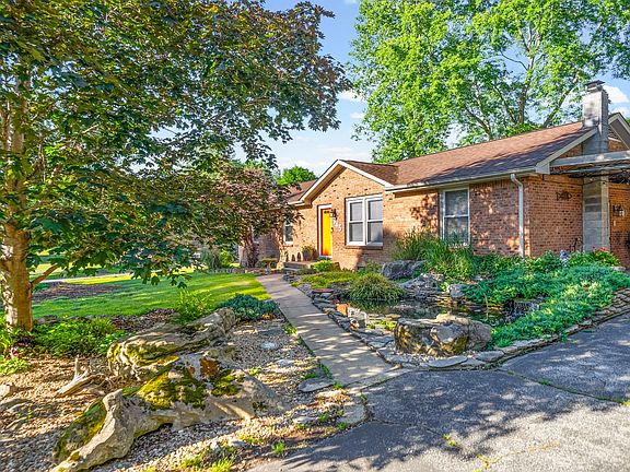 4th image of 345 Lake Court Dr