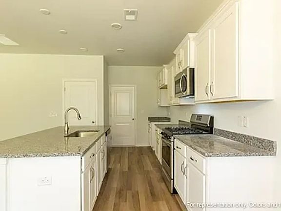 4th image of 125 Carolina Grove Blvd