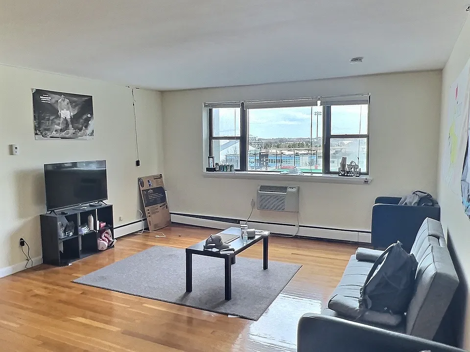 1039 Commonwealth Ave #27