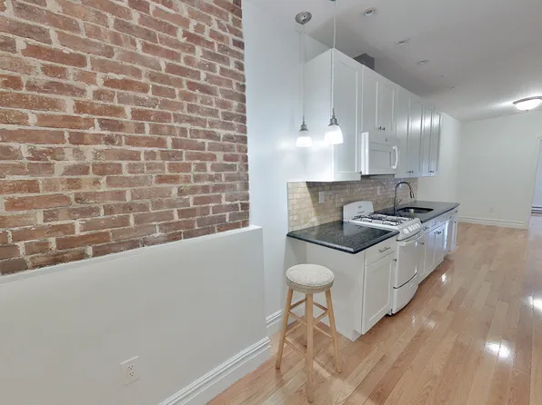 888 10th Ave #3B, New York, NY 10019