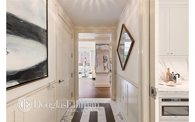 Sold by Douglas Elliman | media 24