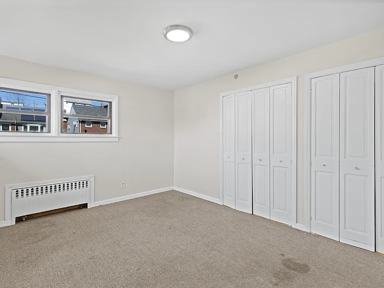 154 Ames St — Photo 9