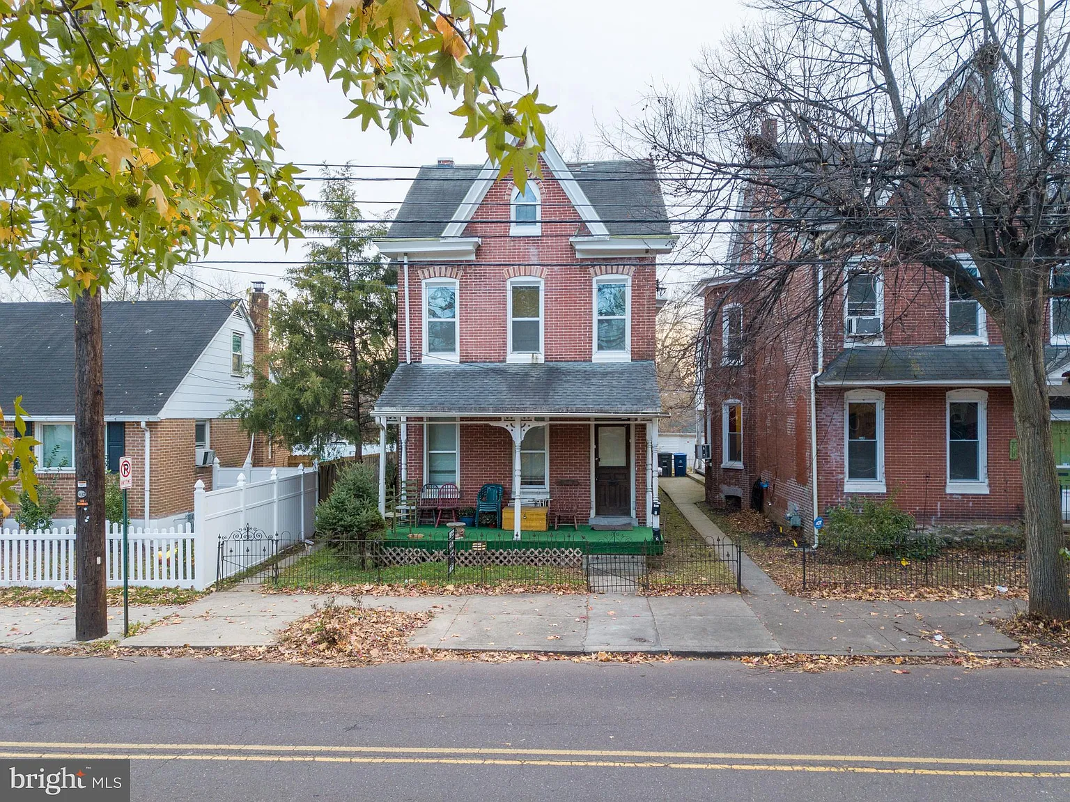 54 Beech St photo 1