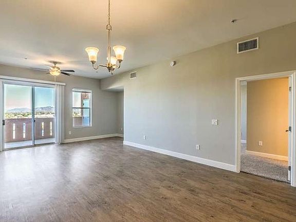 living room/dining room