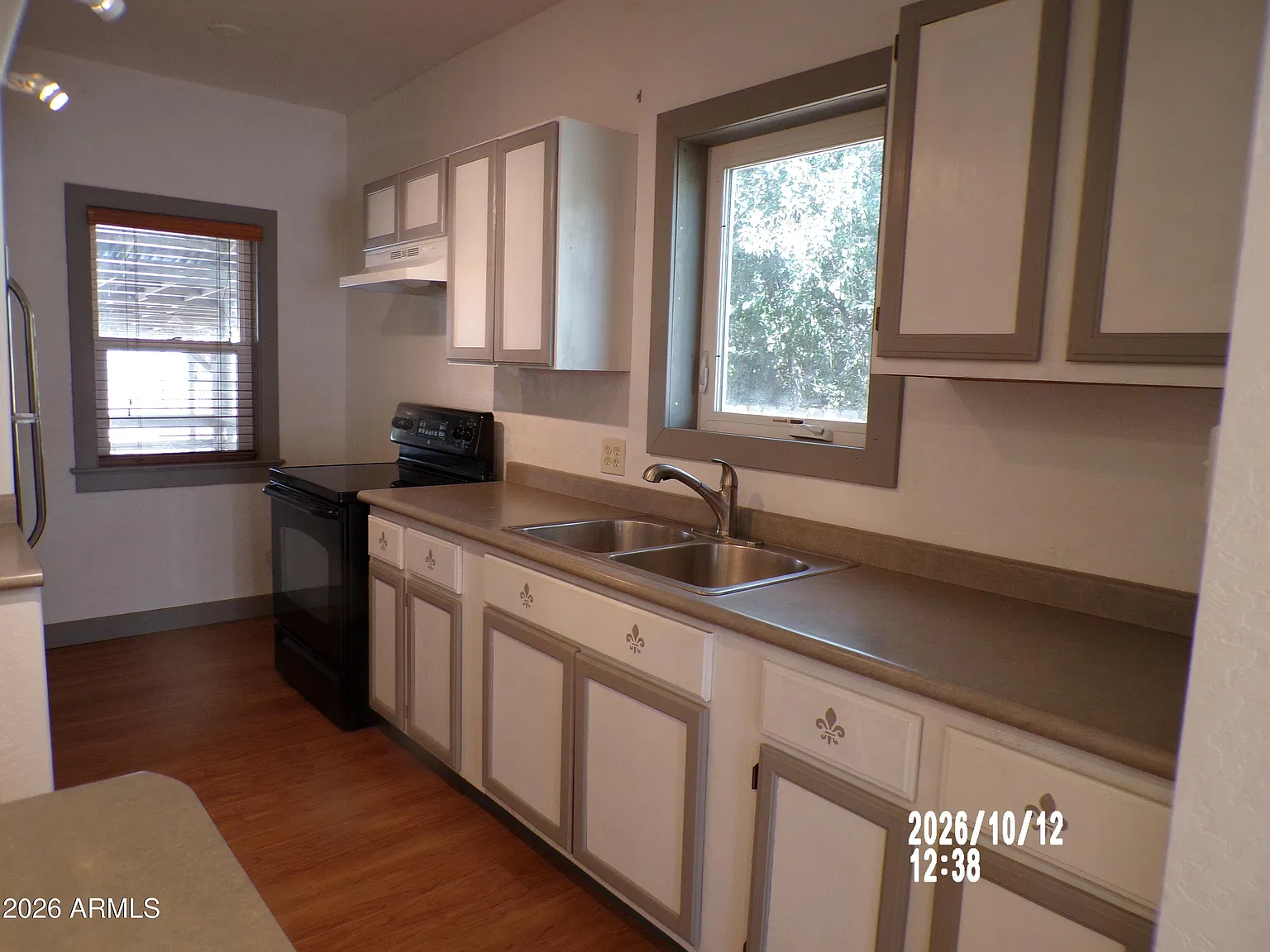 2 bed, 1.0 bath, 823 sqft, $1,695 — Photo 3