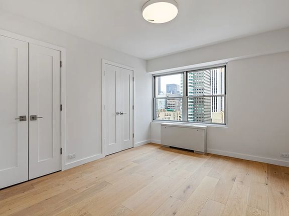 4th image of 118 E 60th St #28HA
