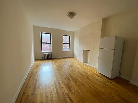 Rented by City Connections Realty | media 5