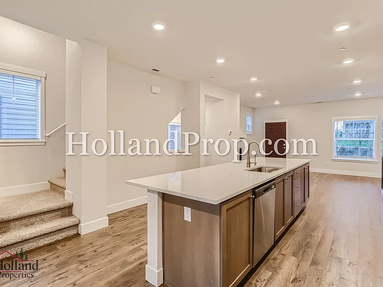 15974 NW Hosmer Ln — Photo 9