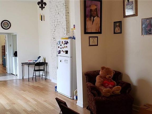 4th image of 2722-24 Peniston St