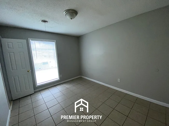 3785 Black Forest Dr — Photo 7