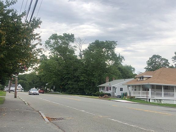 4th image of 367 Park St