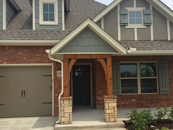 2nd image of 1924 Sweetgrass Cir