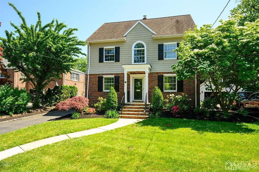 38 Clarendon Ct photo 1