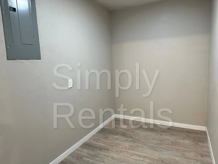 6716 Flamingo Rd — Photo 9