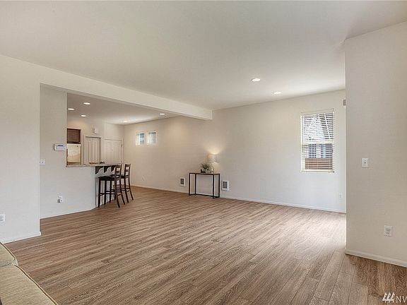 3rd image of 18814 115th Ave E