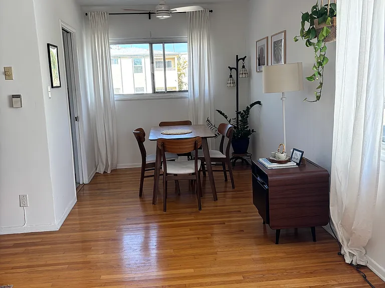 1041 Euclid St #E — Photo 6