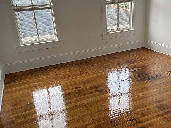 5th image of 3915 Prytania St