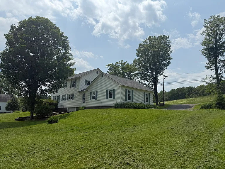 56 Park Laughton Rd — Photo 4