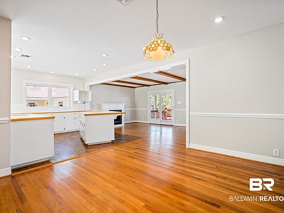 5th image of 3578 Higgins Rd