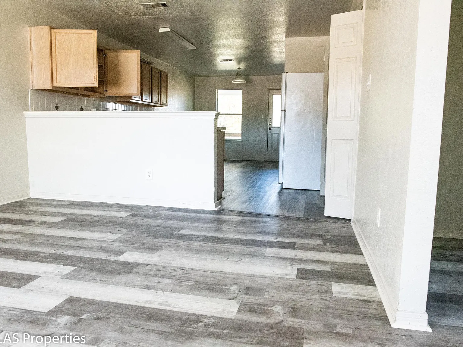 2913 Cantabrian Dr — Photo 2