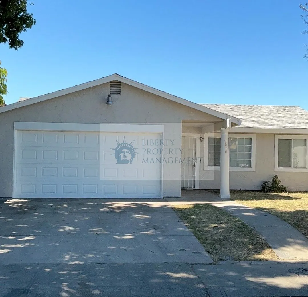 3 bed, 1060 sqft, $1,995 — Photo 1