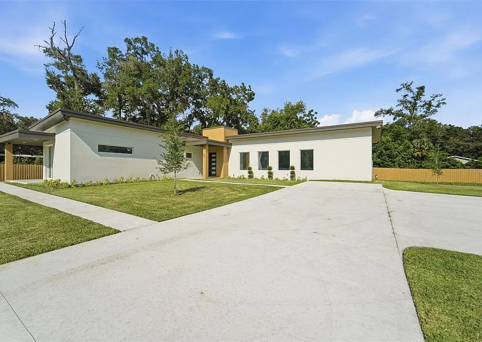 561 N Thompson Rd