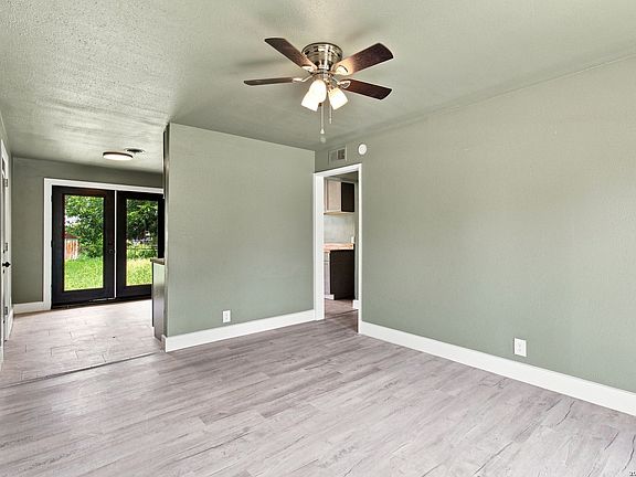 5th image of 119 HARCOURT AVE