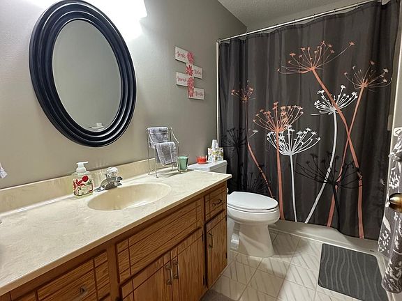 3rd image of 4212 Valley Dr NW