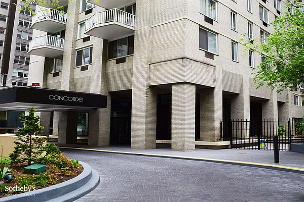 Rented by Sotheby's International Realty | media 52