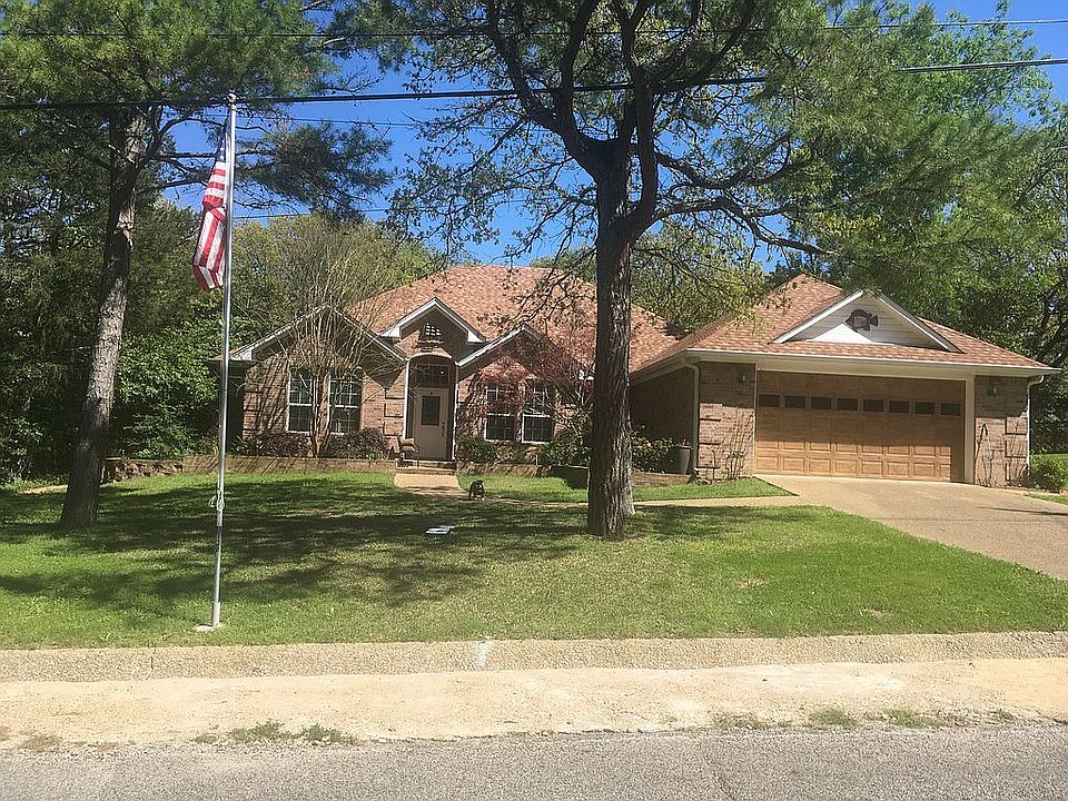 1st image of 305 Lakeview Dr