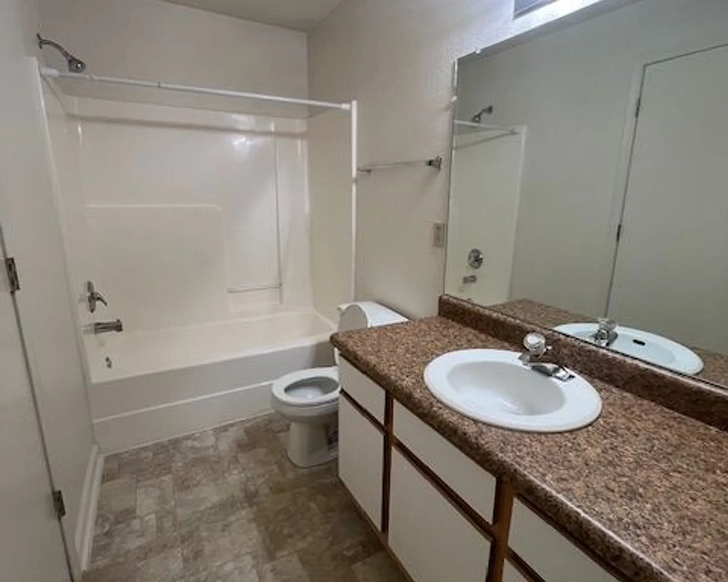 Ashley Square Apartments — Photo 2