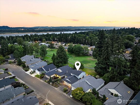3rd image of 3118 SE 152nd Avenue