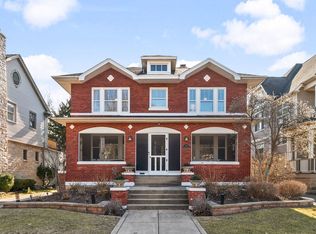 141 Scottswood Rd, Riverside, IL 60546