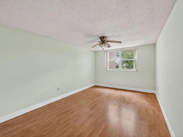 8373 Lake Dr #307 — Photo 8