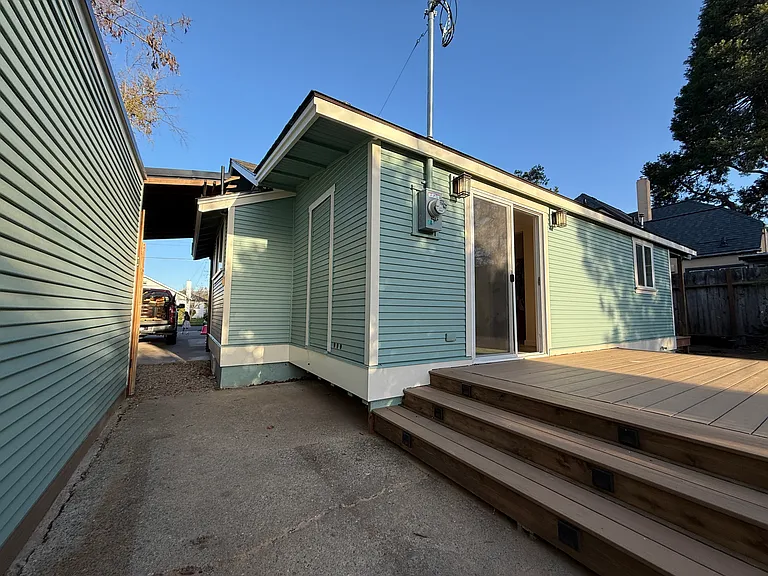 414 Newtown St — Photo 14
