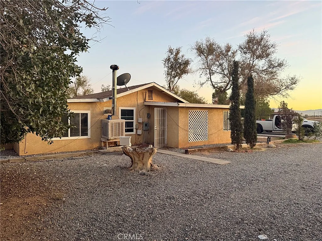 Building Photo - 16100 Navajo Rd #1