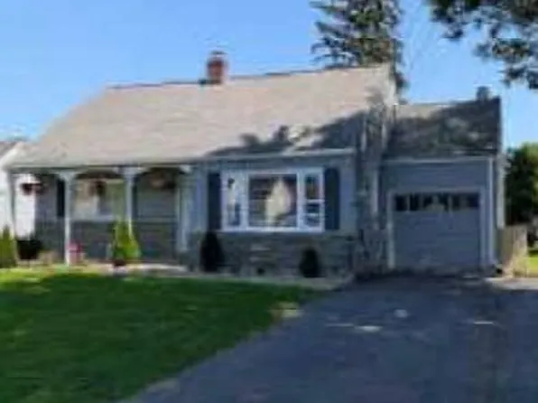 922 Parkway Pl, Peekskill, NY 10566