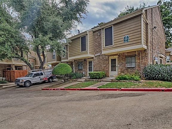 2nd image of 2109 Park Willow Ln APT B